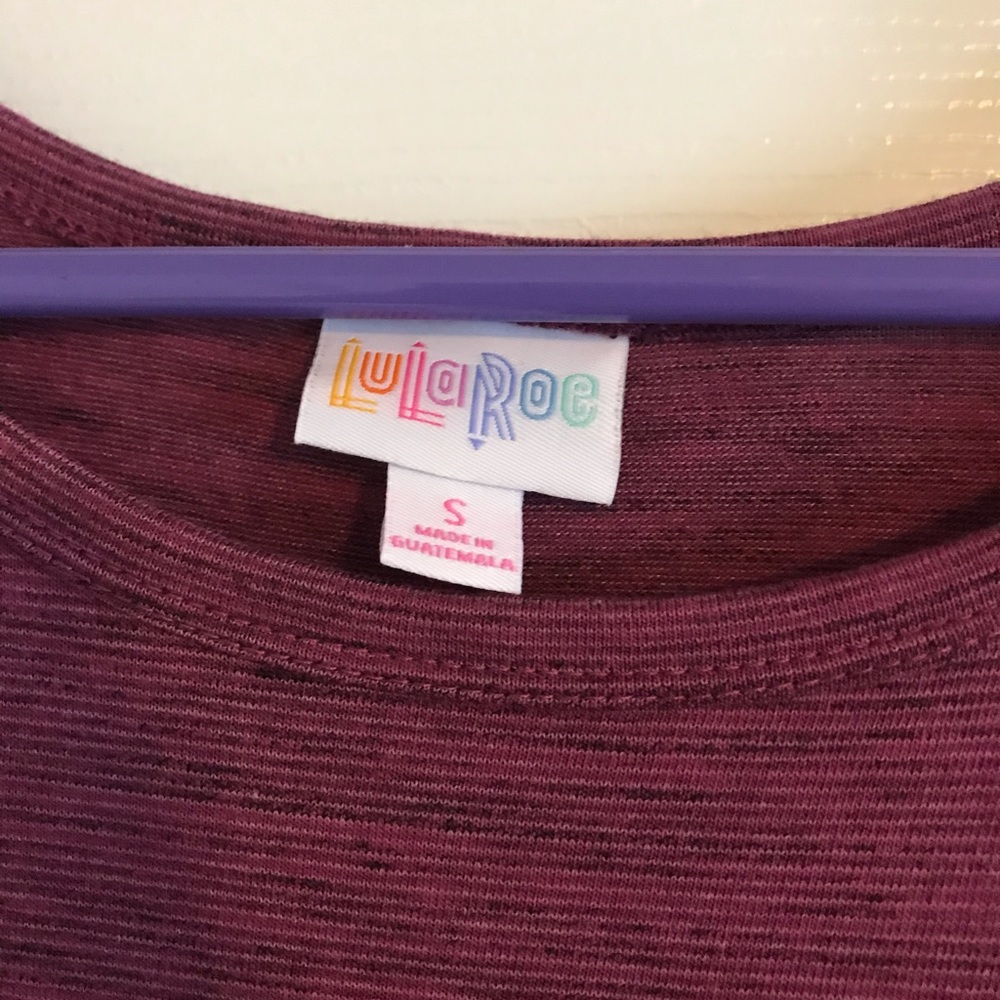 🎯LuLaRoe Carly maroon micro stripe teal pocket S - Picture 3 of 3
